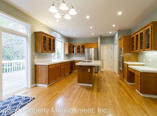 9437 NW Bartholomew Dr, Portland, OR 97229