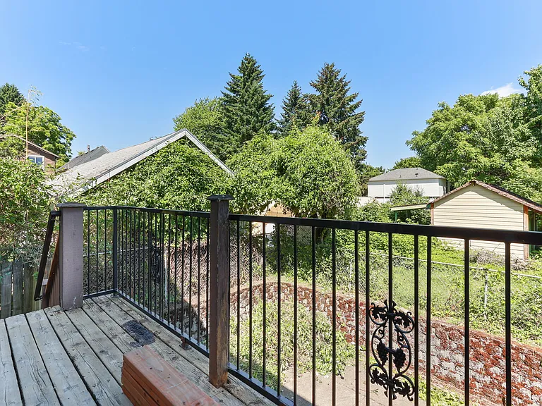 2020 NE Rodney Ave #C — Photo 47