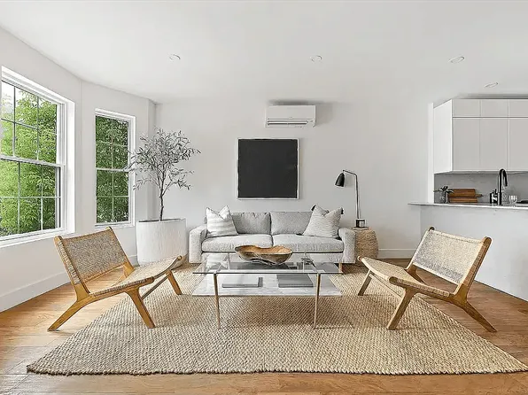 139 Albany Avenue image 1 of 10