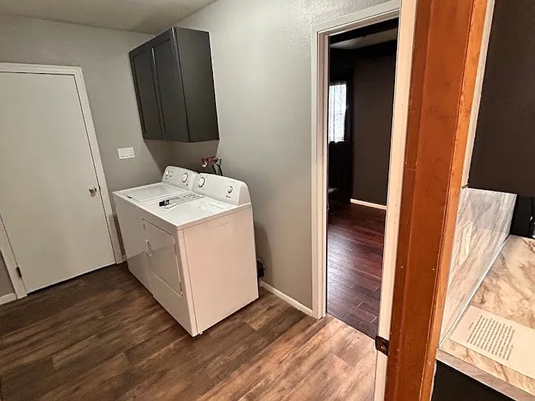 817 Grover St — Photo 6