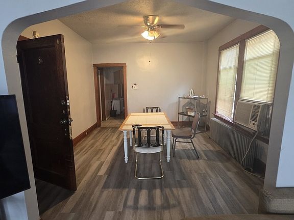 4th image of 1516 W 72nd St