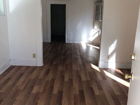 2nd image of 2946 Regent St