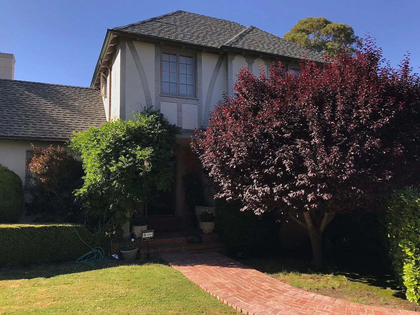 540 Ravenscourt Rd photo 1