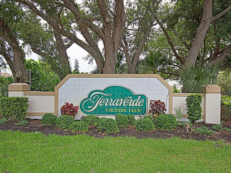 17240 Terraverde Cir #2 — Photo 29