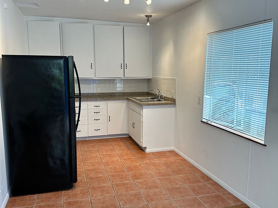 1st image of 309 N Venice Blvd #2