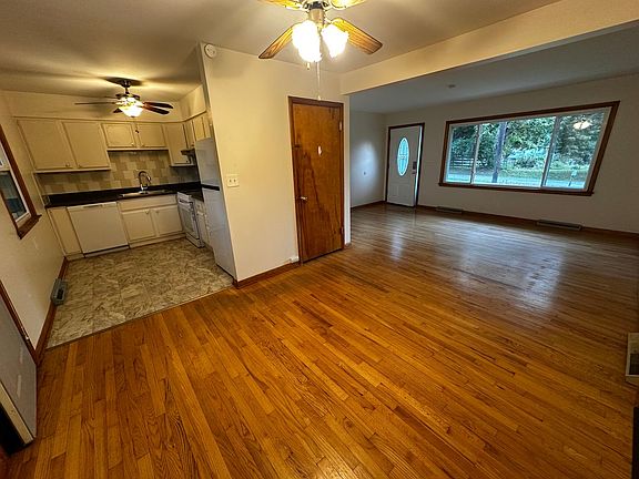 3rd image of 104 Leonard Ave