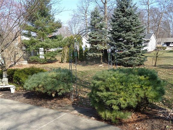 5th image of 4986 Woodview Dr