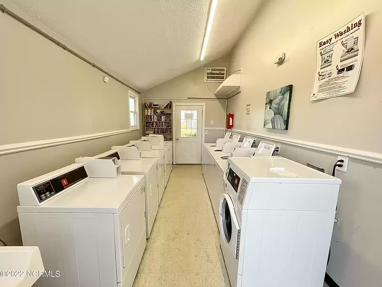 2240 New River Inlet Rd #321 — Photo 12