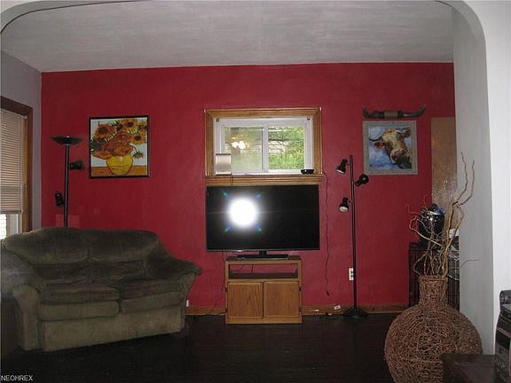 2nd image of 510 Tuxedo Ave
