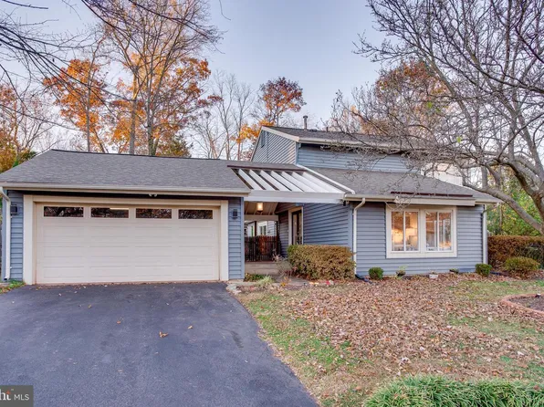 126 Hillsdale Dr, Sterling, VA 20164