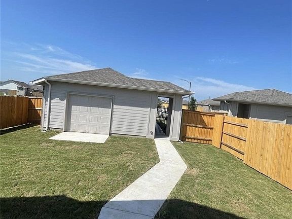 3rd image of 110 Driftwood Ln