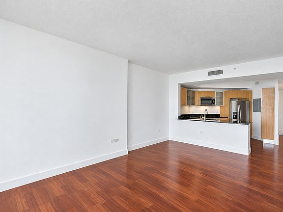 2nd image of 481 NE 30th St #1304