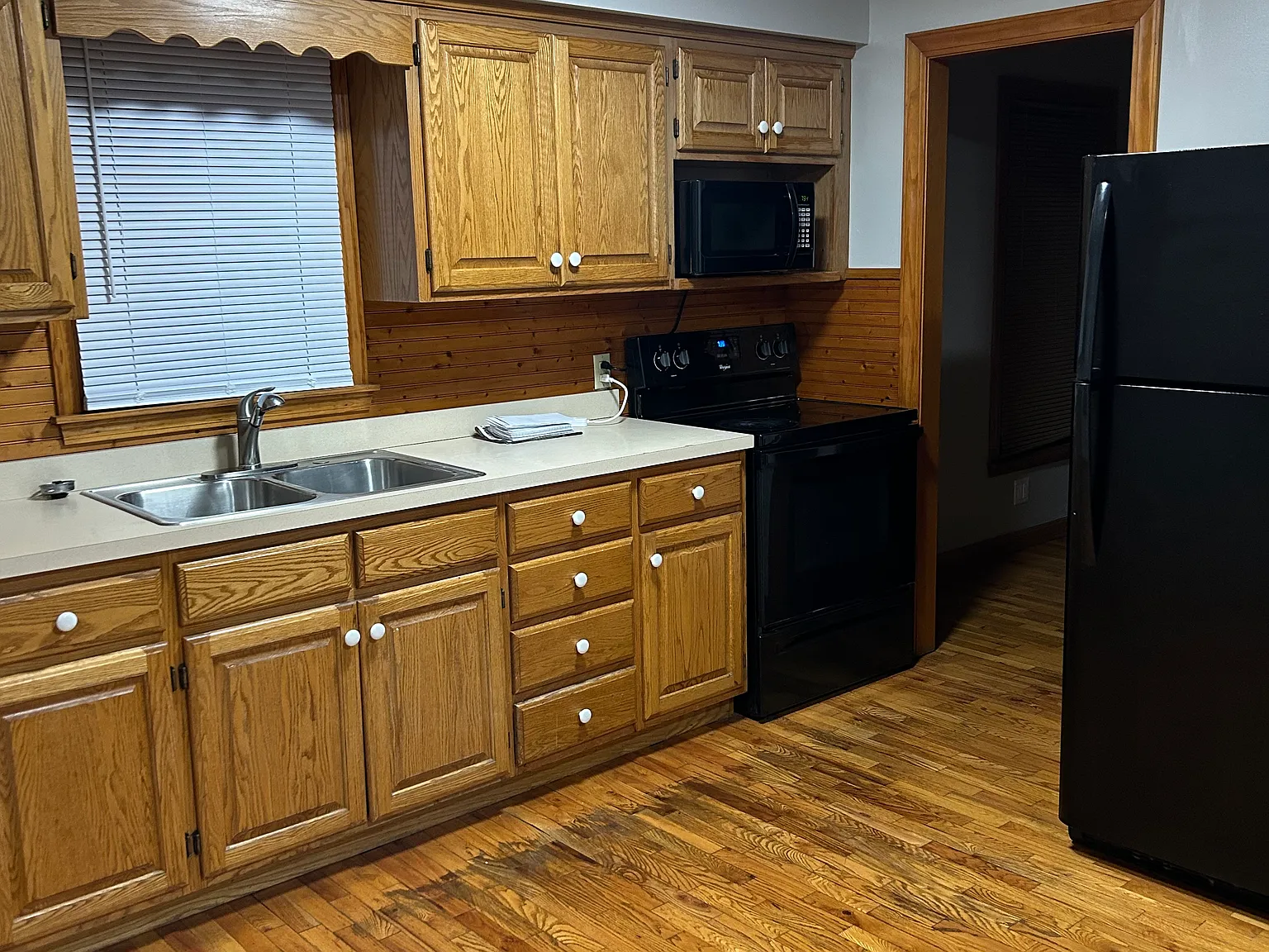 2 bed, 720 sqft, $1,300 — Photo 3