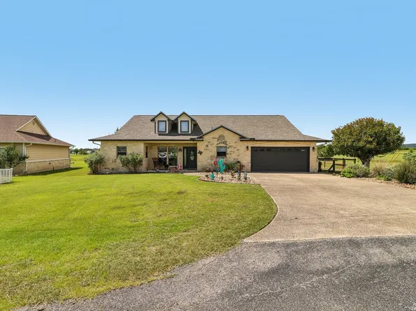 308 Wood View Cir, Bandera, TX 78003