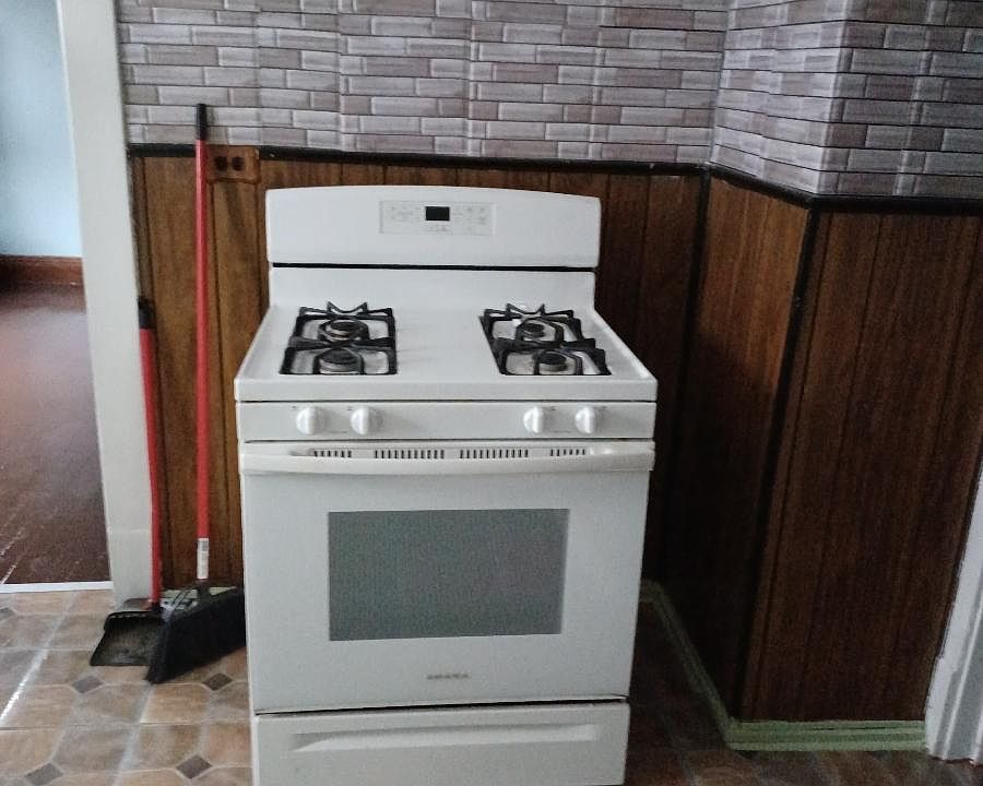 1st image of 12501 Locke Ave