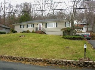 30 Cottage Pl, Gillette, NJ 07933