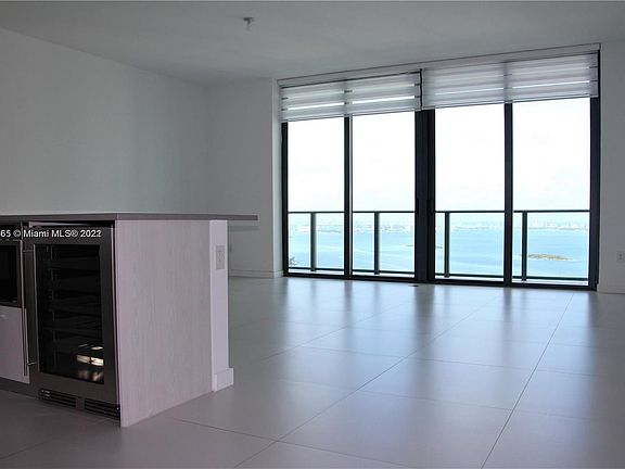 5th image of 501 NE 31st St Unit 4202
