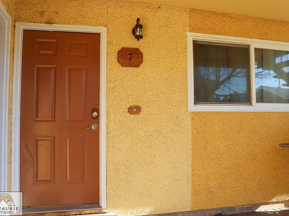 4545 SE Ina Ave #7