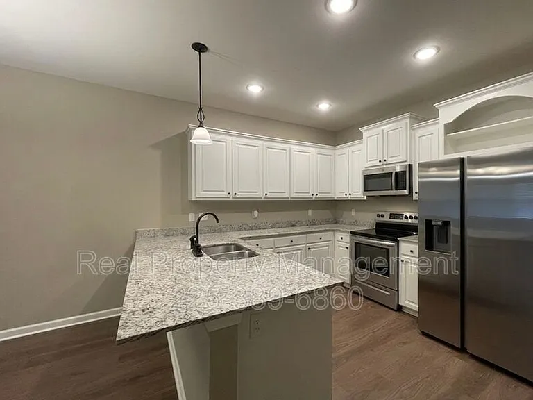 17414 Berkshire Dr — Photo 4