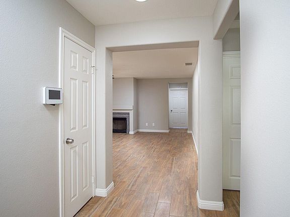 4th image of 15572 Naples Ln