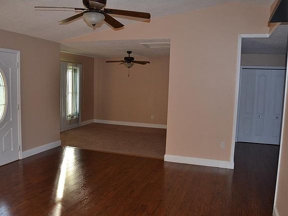 3rd image of 210 W Sadler Ave
