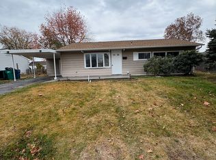 14 Copper Beech Ln, Levittown, PA 19055