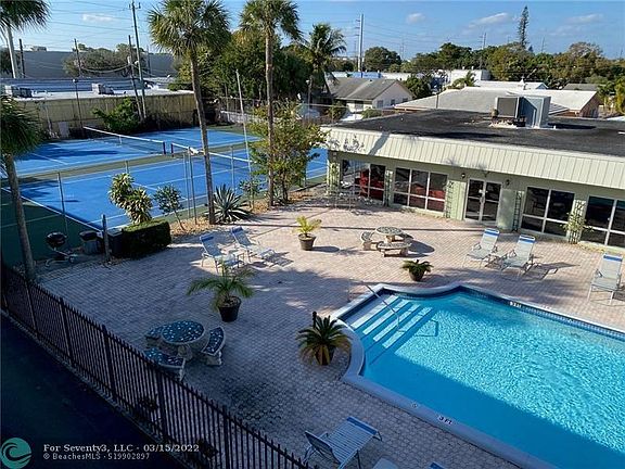 3rd image of 805 W Oakland Park Blvd APT D8