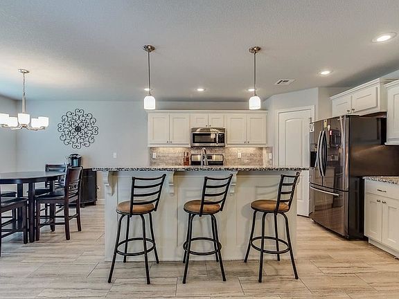 4th image of 740 Saddlehorn Dr
