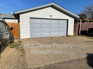 12243 142nd Ave NW, Edmonton, AB T5X 3S2