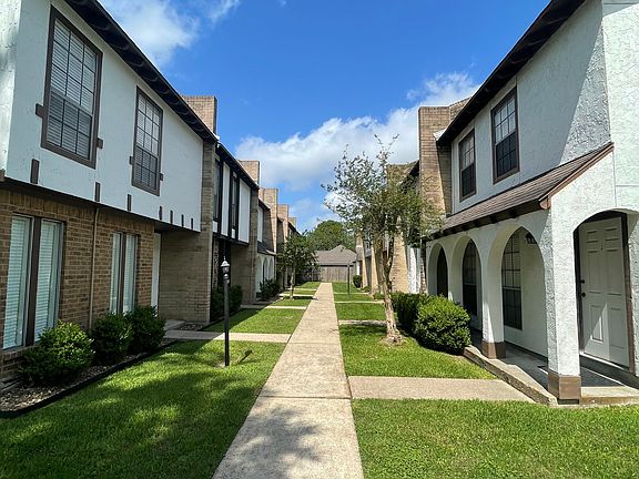 2nd image of 3118 Dickinson Ave APT 1