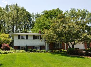 31823 W Thirteen Mile Rd, Farmington Hills, MI 48334