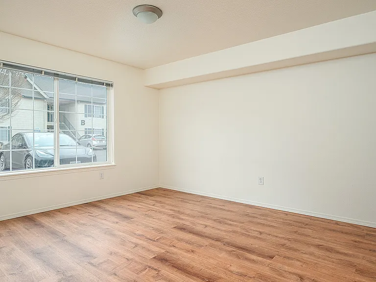 Corporate Woods Apartments — Photo 25