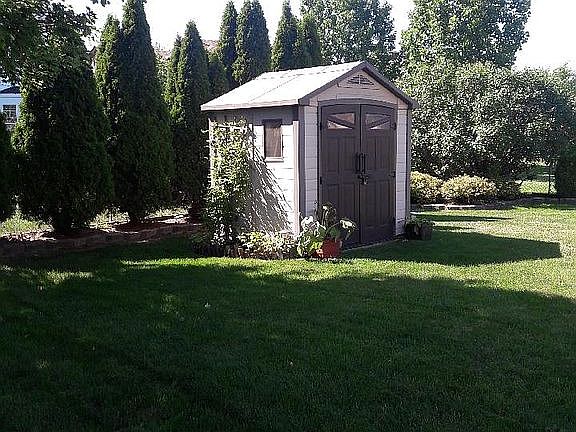 Shed 7'10" wide x 5'10" deep