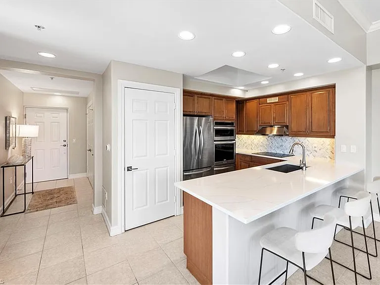 2738 Tiburon Blvd E #B-406 — Photo 9