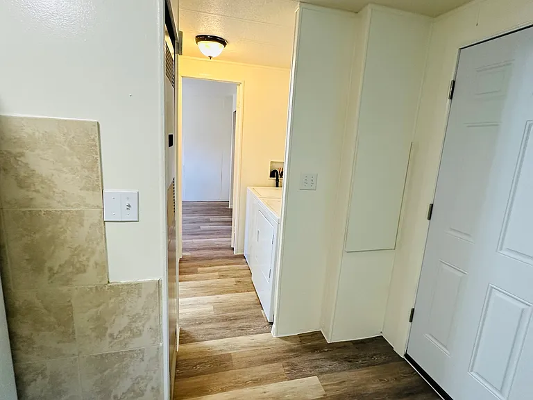 45 Coleman Ln #122 — Photo 1