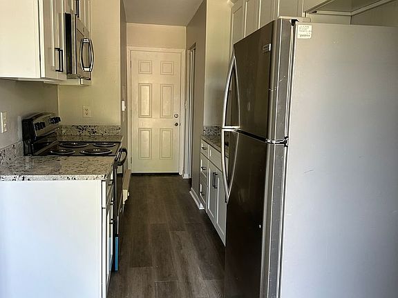 4th image of 7560 Bellehaven Dr Unit 28