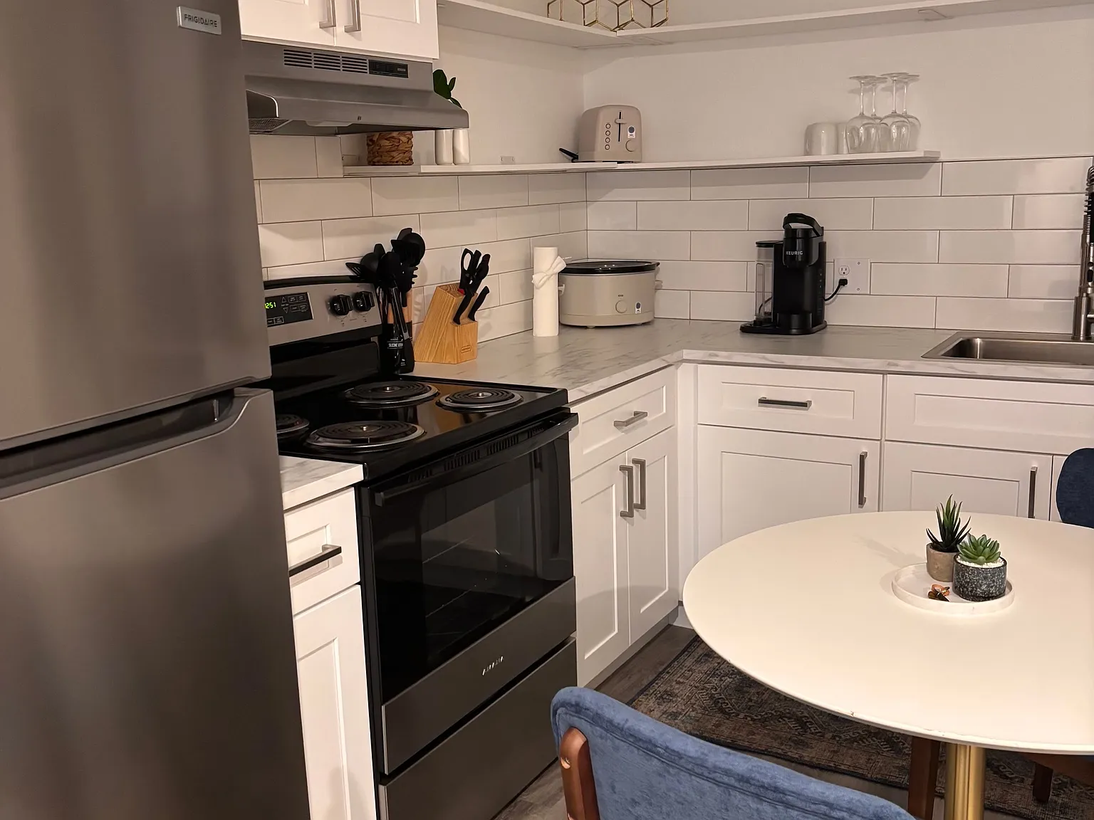 Studio, $1,400 — Photo 4