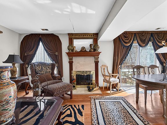 3rd image of 419 Tudor Ct