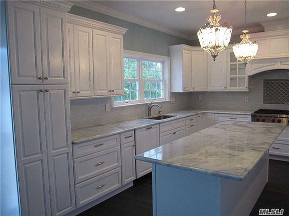 4th image of 44 Birch Dr