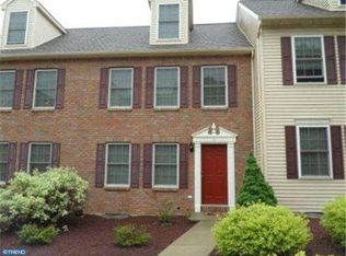 2 Weiser Ct, Womelsdorf, PA 19567