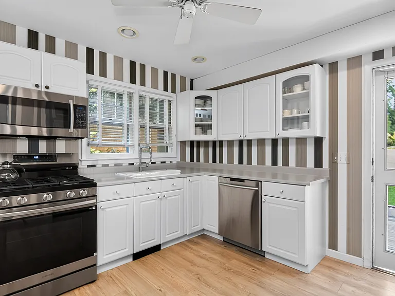 115 N Main St — Photo 10