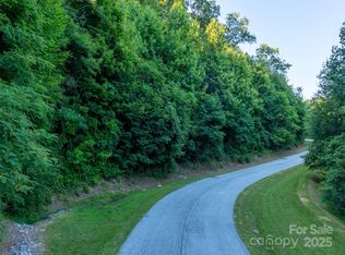 845 Grand Oaks Dr, Hendersonville, NC 28792