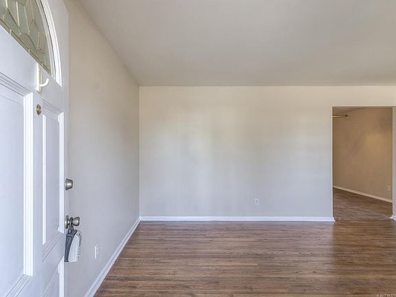 3rd image of 413 N Moccasin Pl