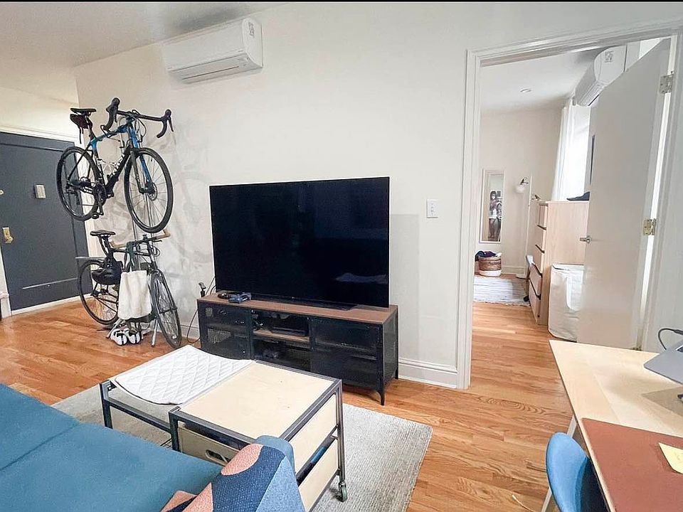 1st image of 153 Greenpoint Ave #2