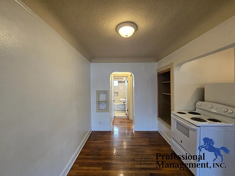 108 Alderson Ave — Photo 4