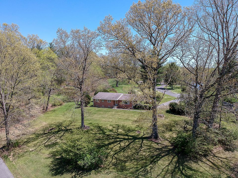 1st image of 119 Cedar Hill Ln