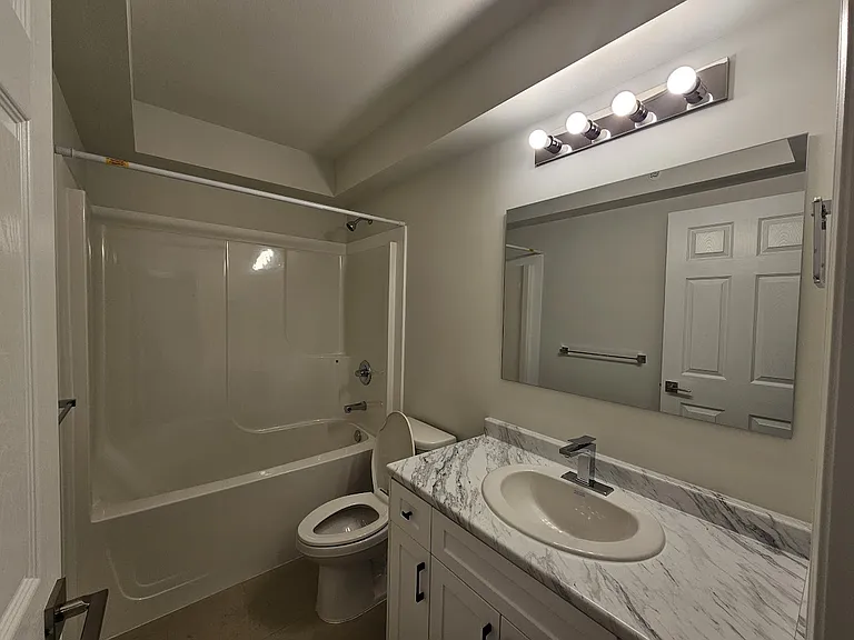 45790 Lewis Ave #4 — Photo 8