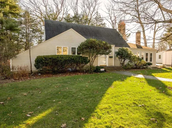 12 Wickham Road, East Hills, NY 11577