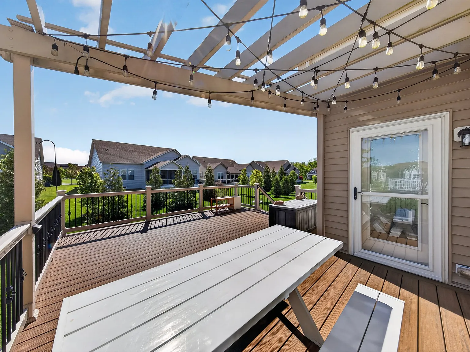 Executive & Relocation Rental | 4BR Furnished, 3 Workstations, Fiber Internet, Quiet — Photo 4