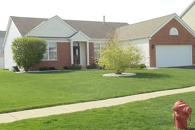 1st image of 211 Meadow Lakes Dr